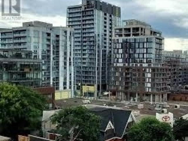 702 - 25 Baseball Pl