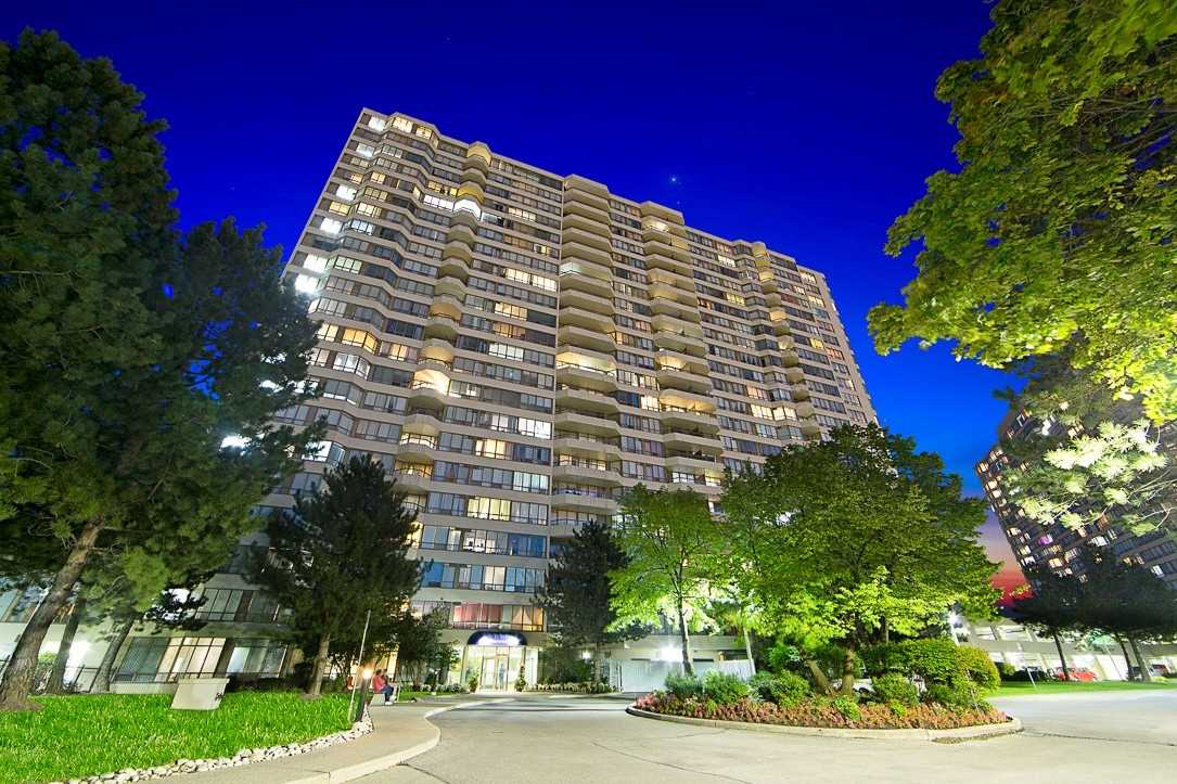 930 3 Greystone Walk Dr, Scarborough Sold, E4928123 Condos.ca
