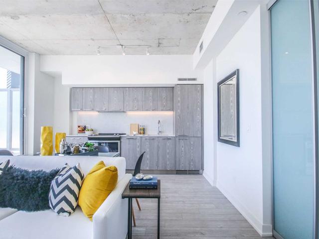 612 - 15 Baseball Pl