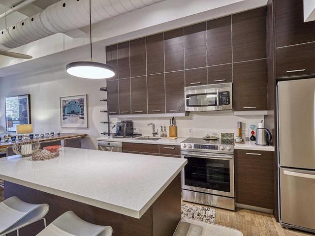 204 - 1852 Queen St E