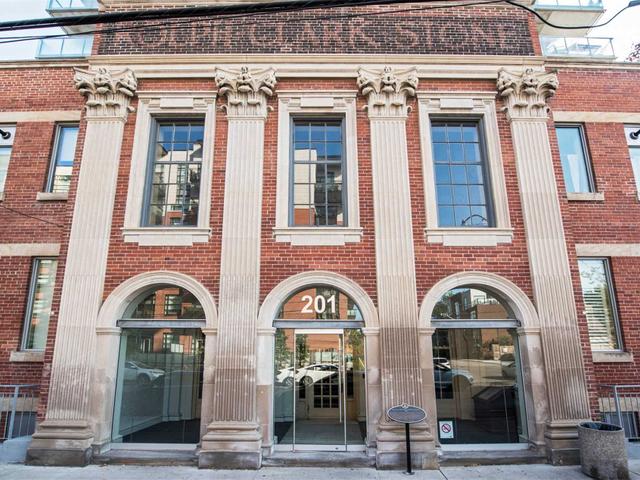 715 - 201 Carlaw Ave