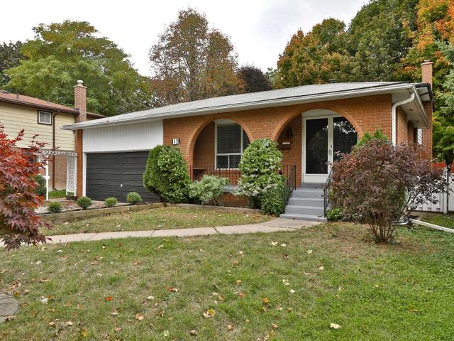 15 Lorraine Crt