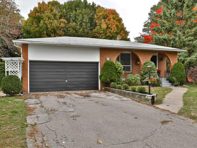 15 Lorraine Crt