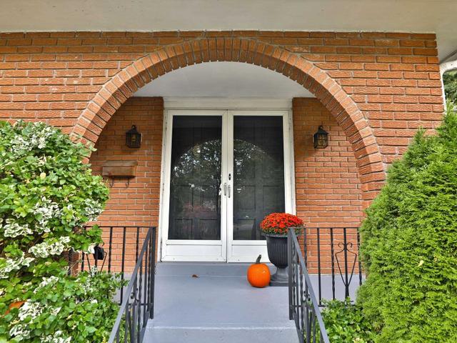 15 Lorraine Crt