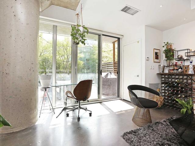 106 - 201 Carlaw Ave