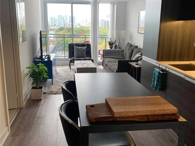 1015 - 1190 Dundas St E