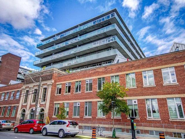 801 - 201 Carlaw Ave