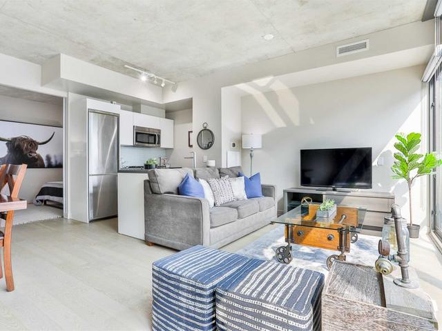 610 - 1201 Dundas St E