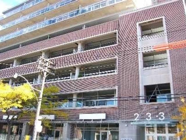 421 - 233 Carlaw Ave