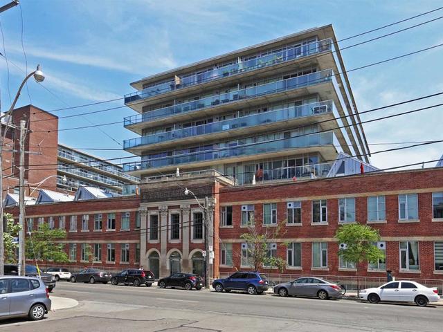 802 - 201 Carlaw Ave