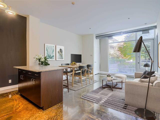 111 - 201 Carlaw Ave