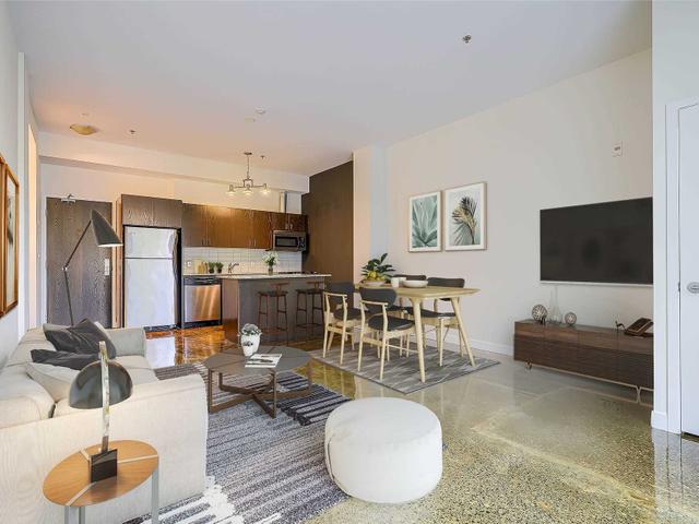 111 - 201 Carlaw Ave