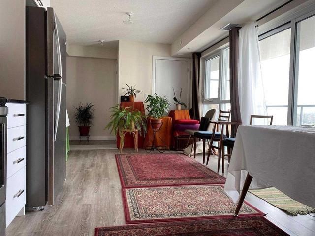 1610 - 2150 Lawrence Ave