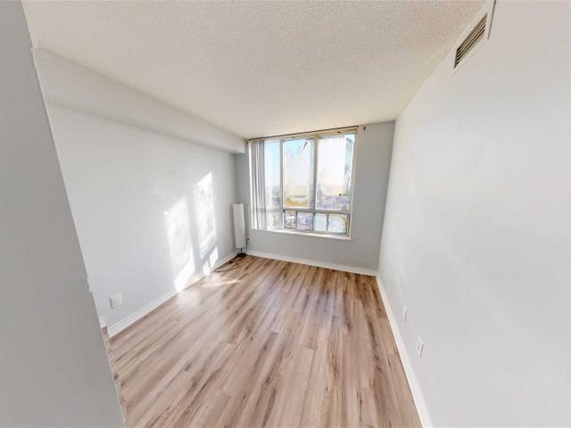 1906 - 5039 Finch Ave E