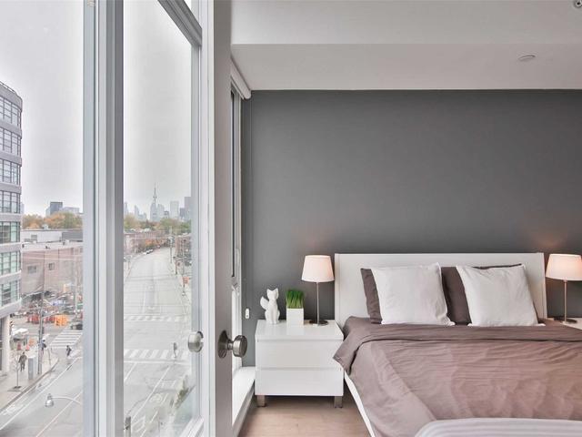 512 - 1190 Dundas St E