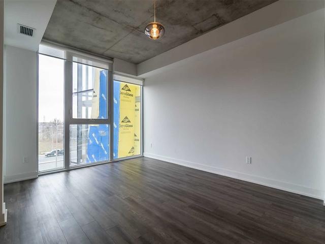 305 - 15 Baseball Pl