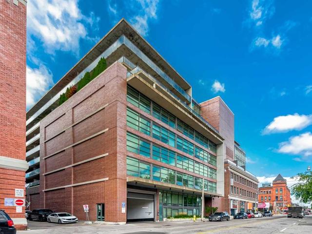 826 - 90 Broadview Ave