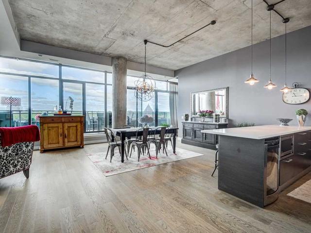 826 - 90 Broadview Ave