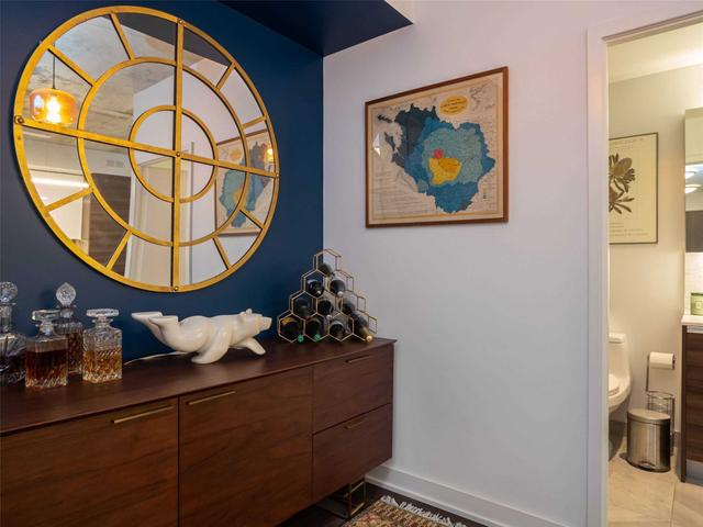 313 - 1238 Dundas St E