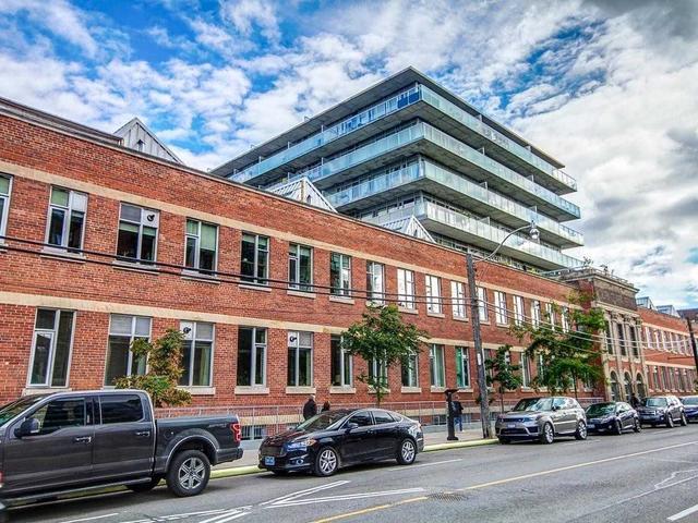 801 - 201 Carlaw Ave