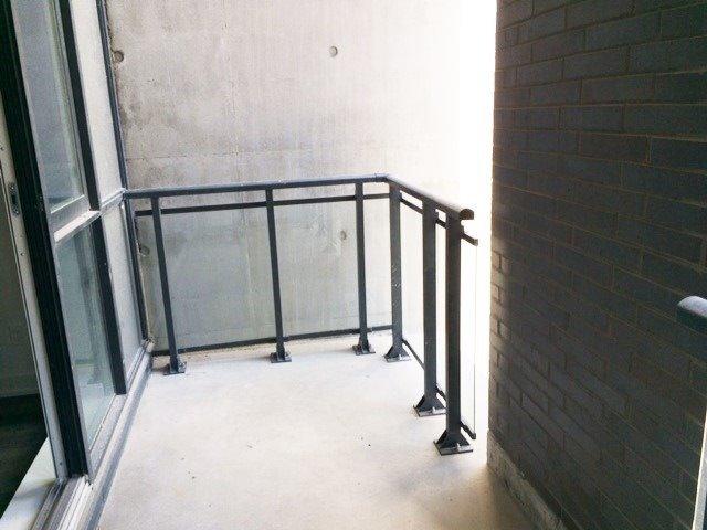 204 - 1190 Dundas St E