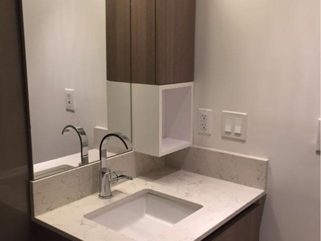 407 - 15 Baseball Pl