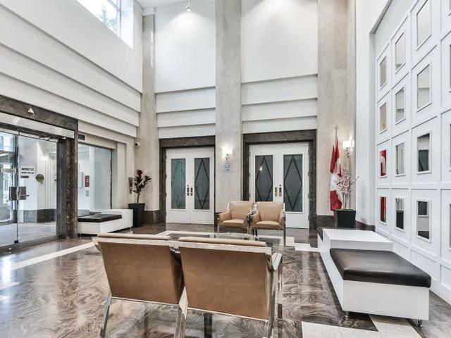 2729 - 68 Corporate Dr