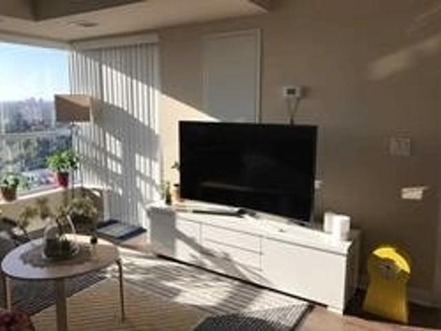 2715 - 181 Village Green Sq