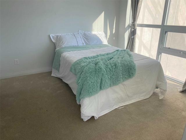 1910 - 30 Meadowglen Pl