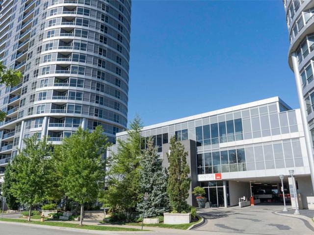 512 - 181 Village Green Sq