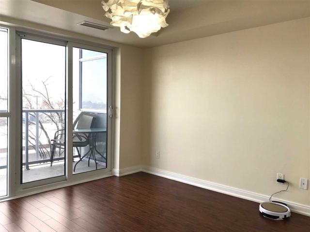 512 - 181 Village Green Sq