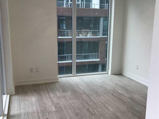 824 - 15 Baseball Pl