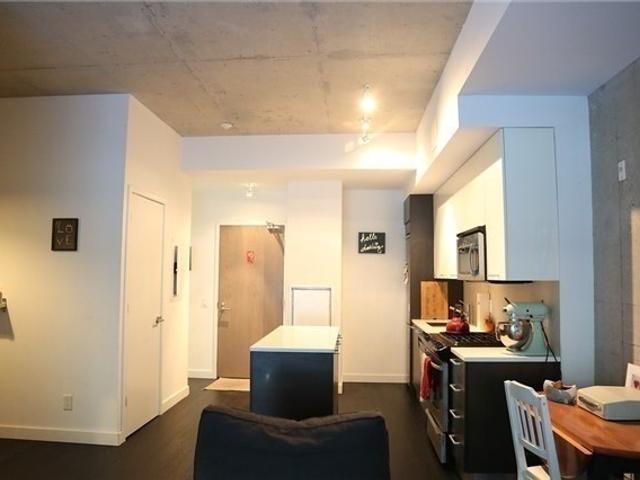 523 - 90 Broadview Ave