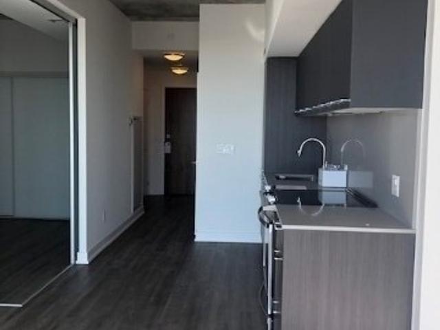 711 - 15 Baseball Pl