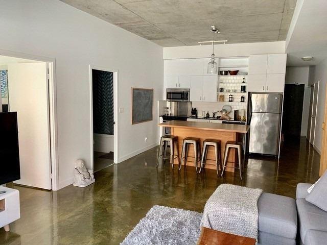 403 - 201 Carlaw Ave