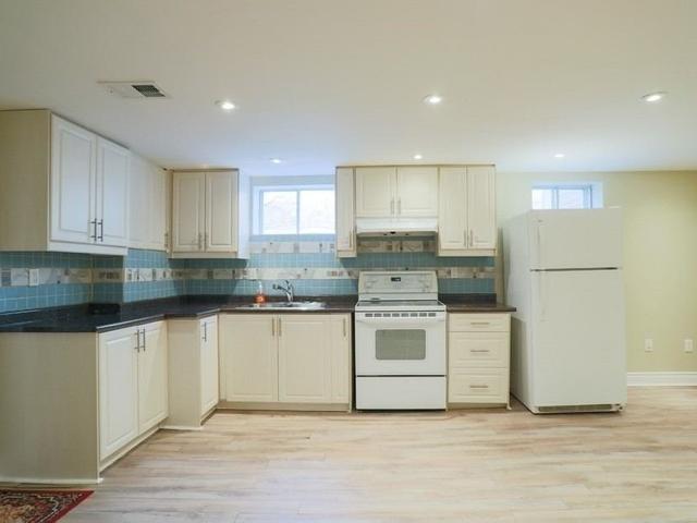 Bsmt - 73 Murray Glen Dr