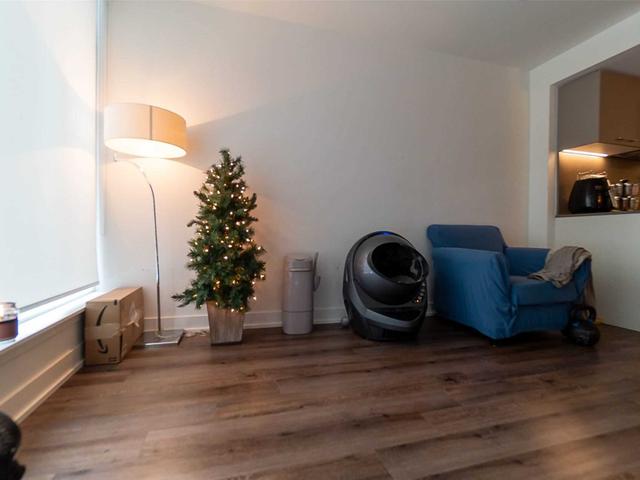 712 - 30 Baseball Pl