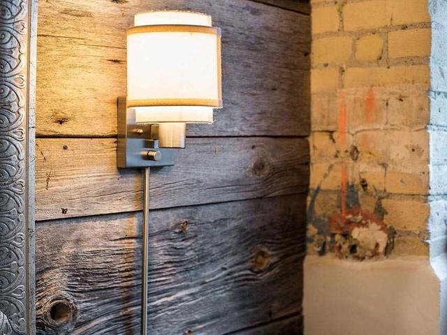 L04 - 201 Carlaw Ave