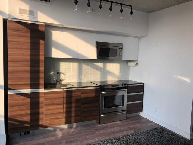 823 - 1190 Dundas St E