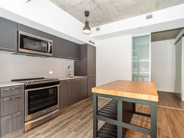 412 - 15 Baseball Pl