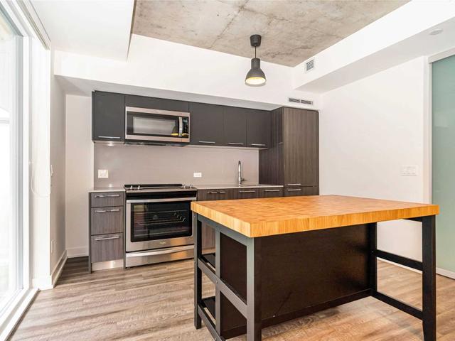 412 - 15 Baseball Pl