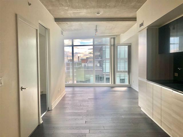 711 - 1190 Dundas St E