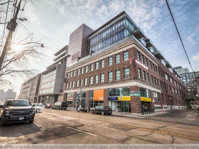 812 - 90 Broadview Ave