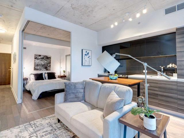 626 - 1190 Dundas St E