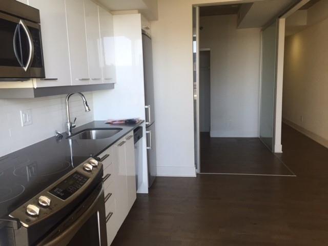 218 - 630 Queen St E