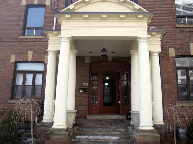 100B - 646 Broadview Ave