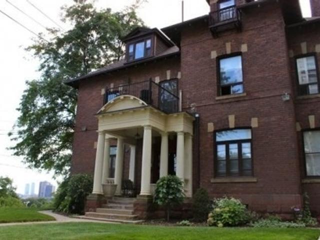 100B - 646 Broadview Ave