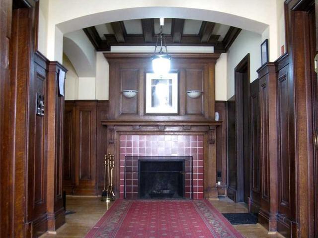 100B - 646 Broadview Ave