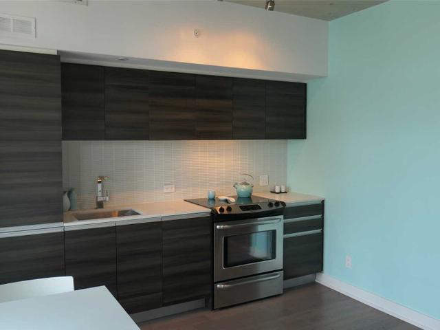 427 - 1190 Dundas St E