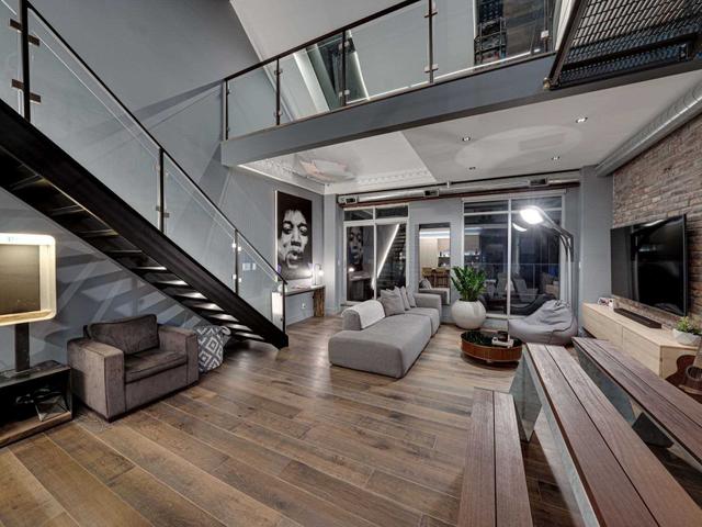 306 - 1842 Queen St E